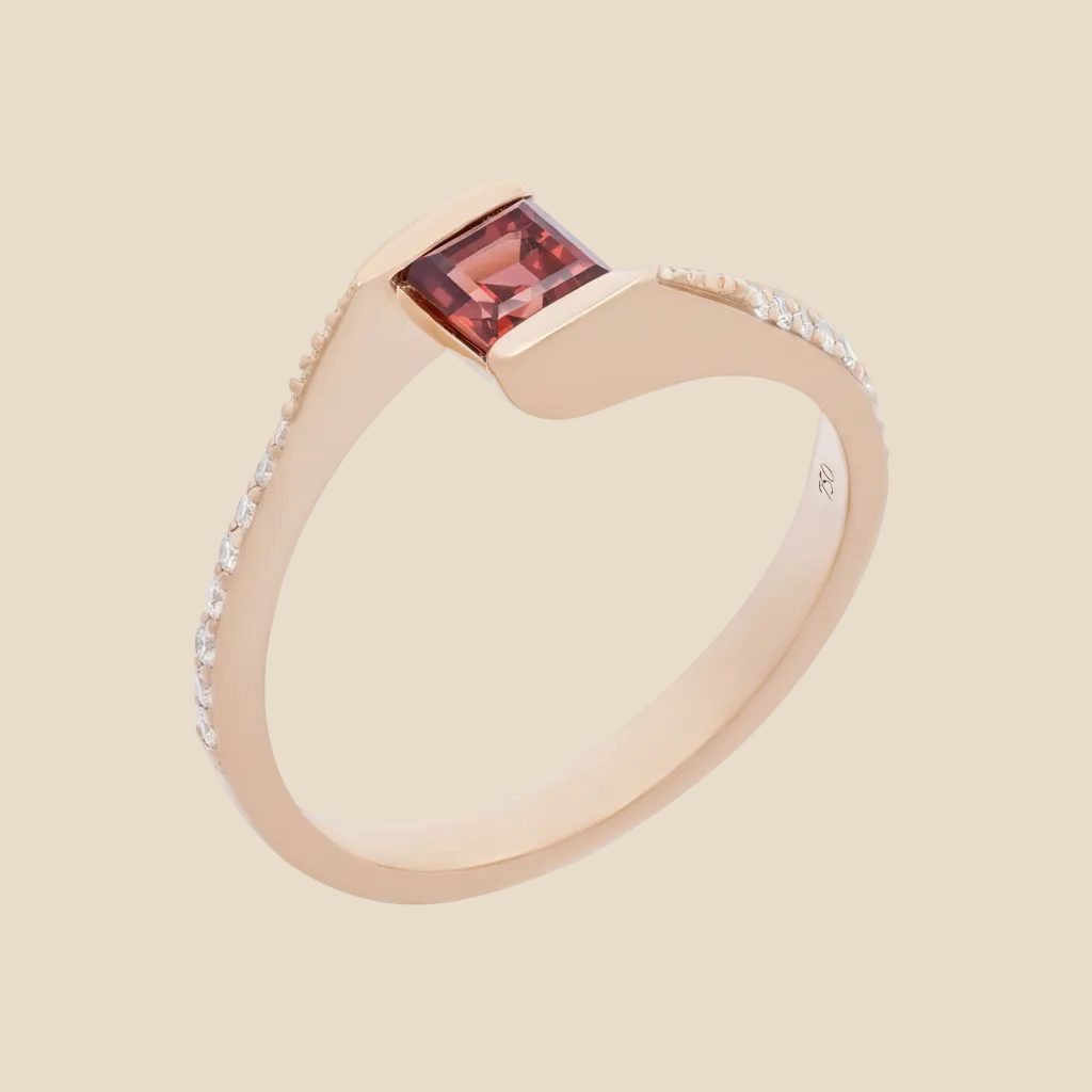 Aria Garnet Ring - Palaces Jewellery